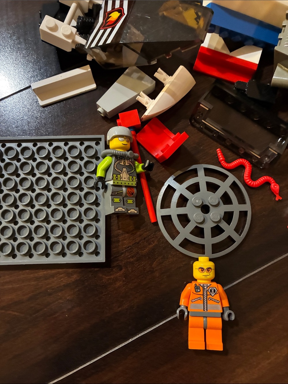 Assorted Lego pieces - Picture 2 of 5